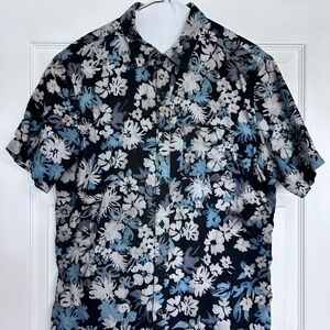 American Eagle Seriously Soft Short-Sleeve Button Down Shirt, Size Medium